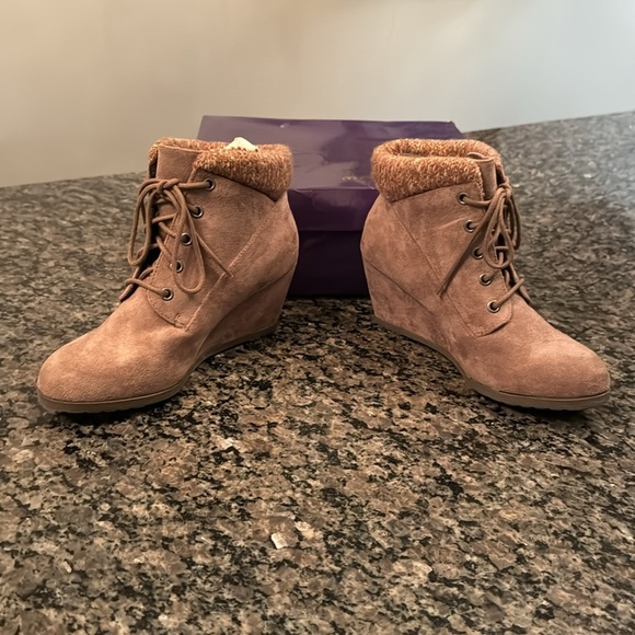 Madden Girl ankle wedge bootie NWT 7.5 - Picture 8 of 10